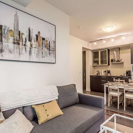 Aoc Suites - Two Bedroom Condo - City/Cn Tower View Toronto Extérieur photo