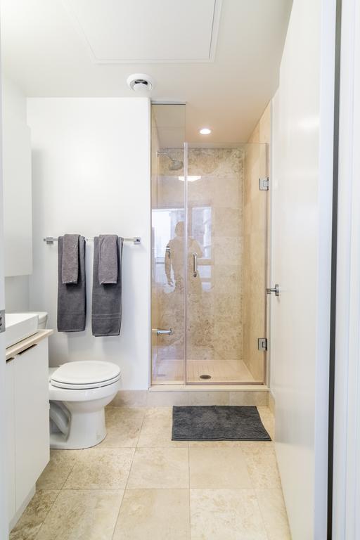 Aoc Suites - Two Bedroom Condo - City/Cn Tower View Toronto Extérieur photo